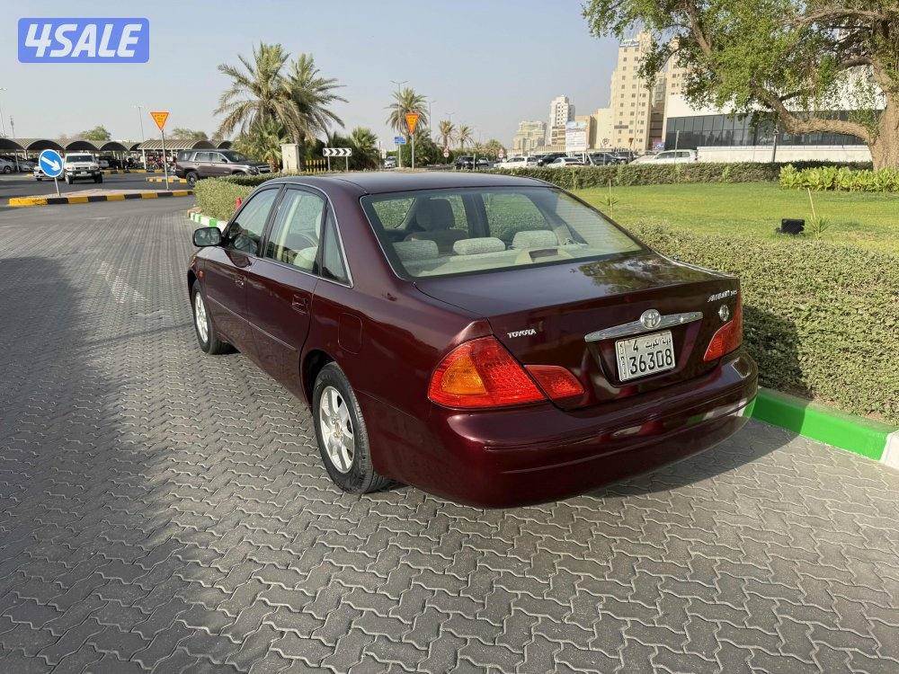 للبيع افالون موديل 2004 بحالة جيدة0