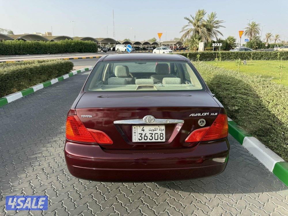 للبيع افالون موديل 2004 بحالة جيدة4