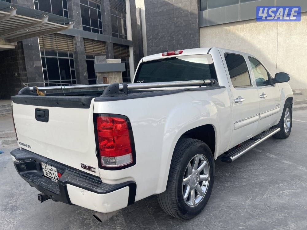 للبيع وانيت دنالي موديل ٢٠١٣ بسعر مغري0