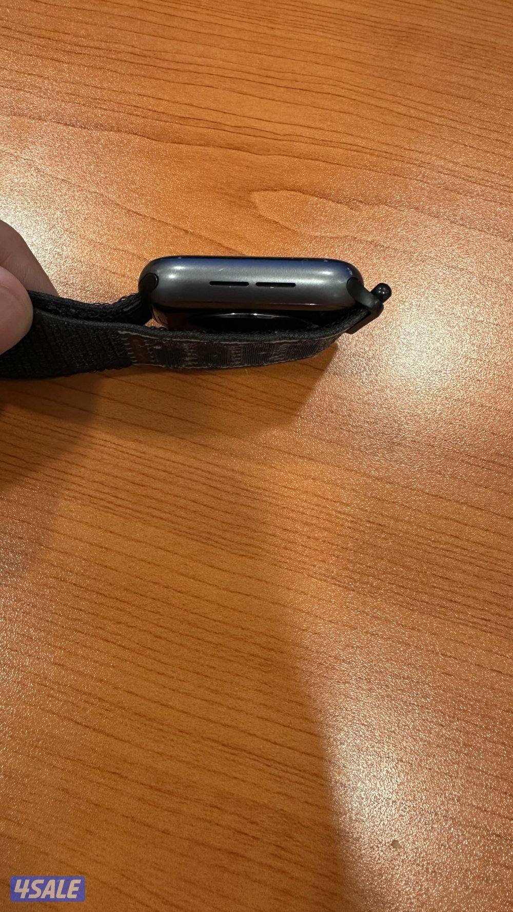 Apple watch series 4 (44mm)1