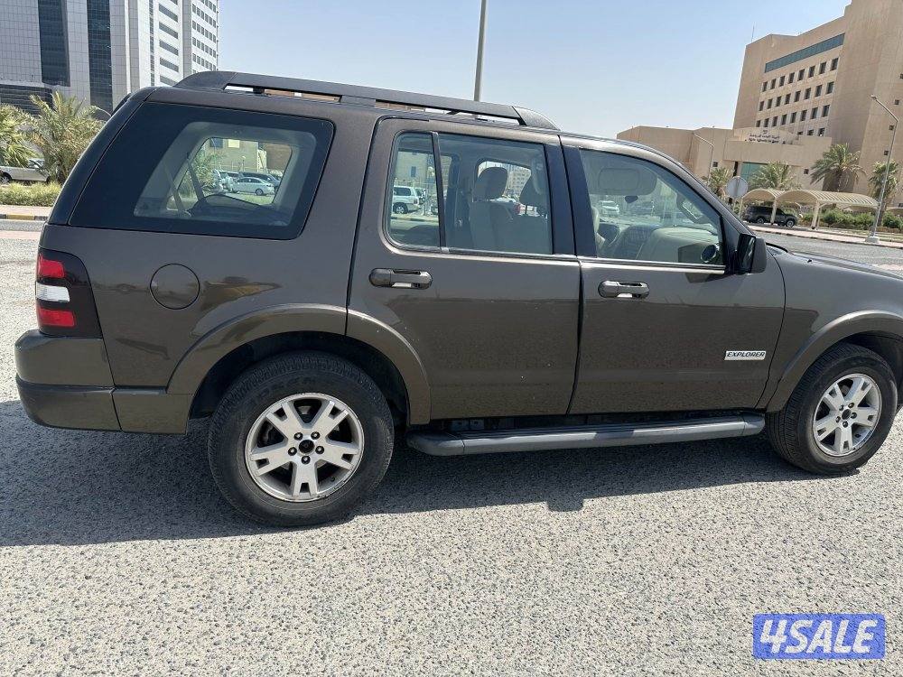 حجم المحرك 4.0 V61