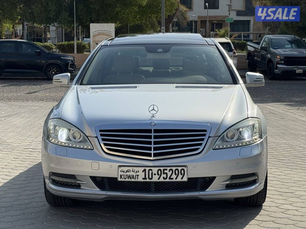 للبيع مرسيدسs300 ماشي1050