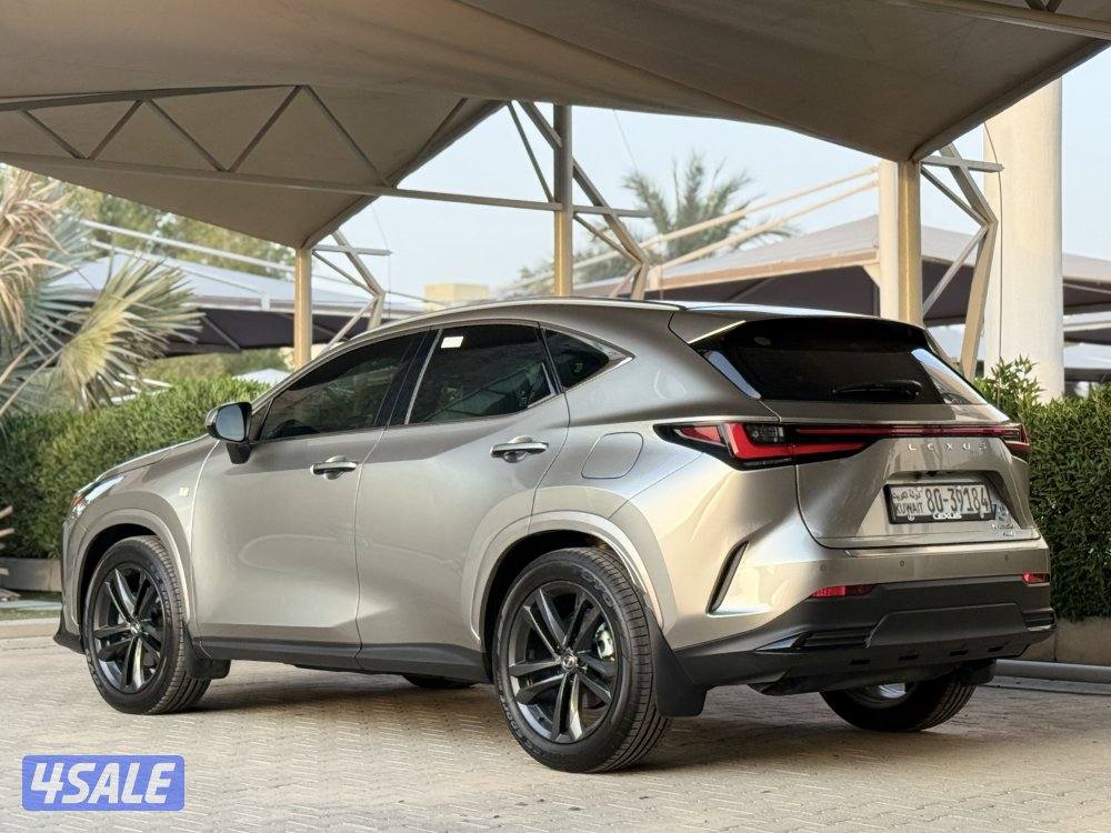 لكزس NX350 موديل 2024 تحت الكفالة4