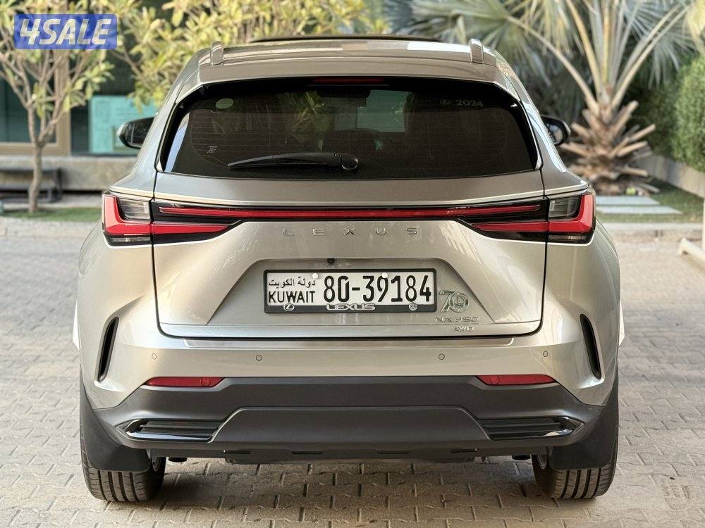 لكزس NX350 موديل 2024 تحت الكفالة6