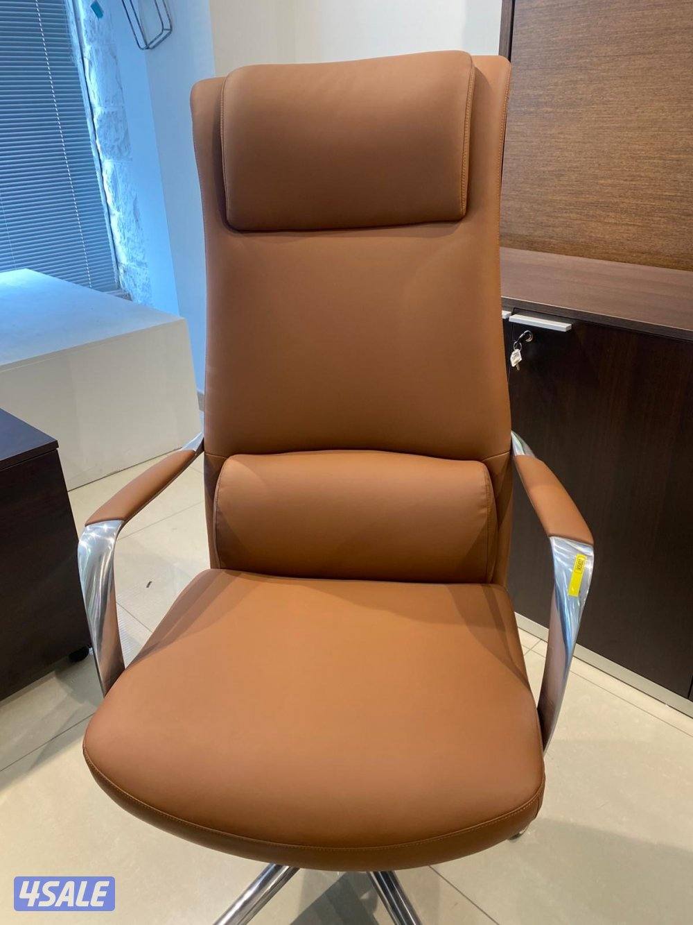 متخصصون في الأثاث المكتبي11