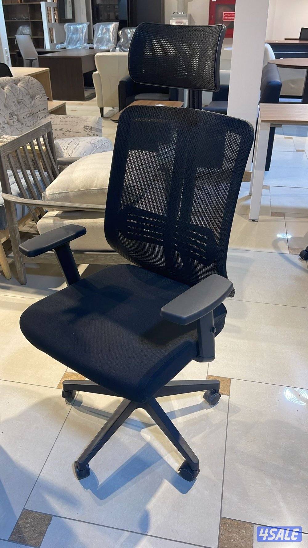 متخصصون في الأثاث المكتبي14