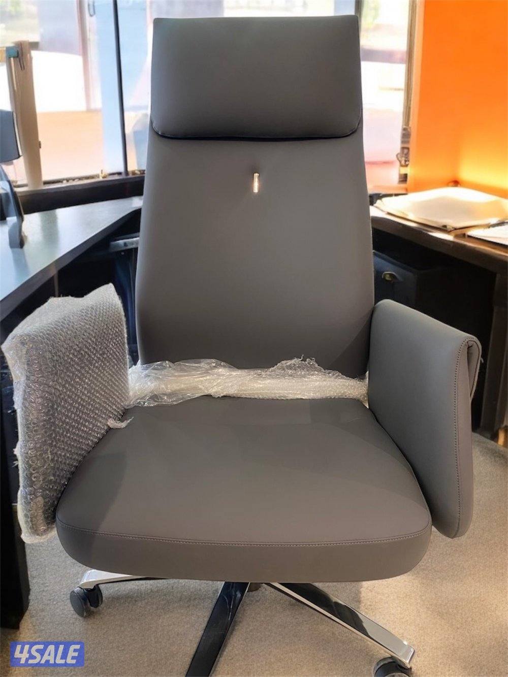 متخصصون في الأثاث المكتبي15