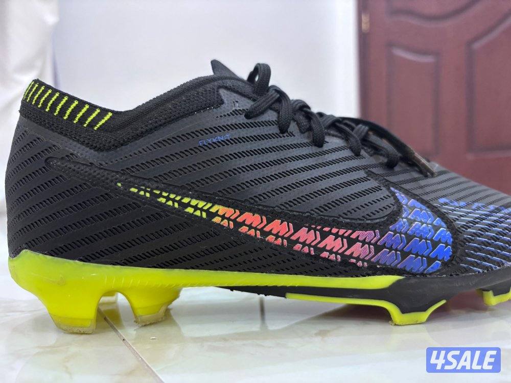 جوتي كورة قدم مصنوع من إيطاليه ماركه نايك1