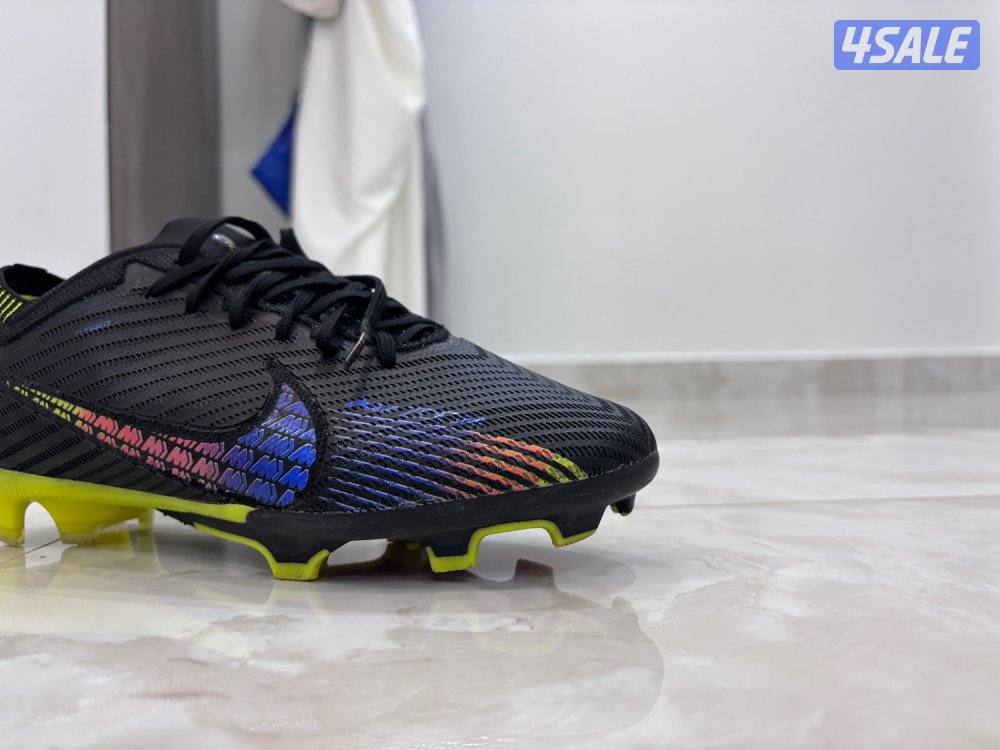 جوتي كورة قدم مصنوع من إيطاليه ماركه نايك0