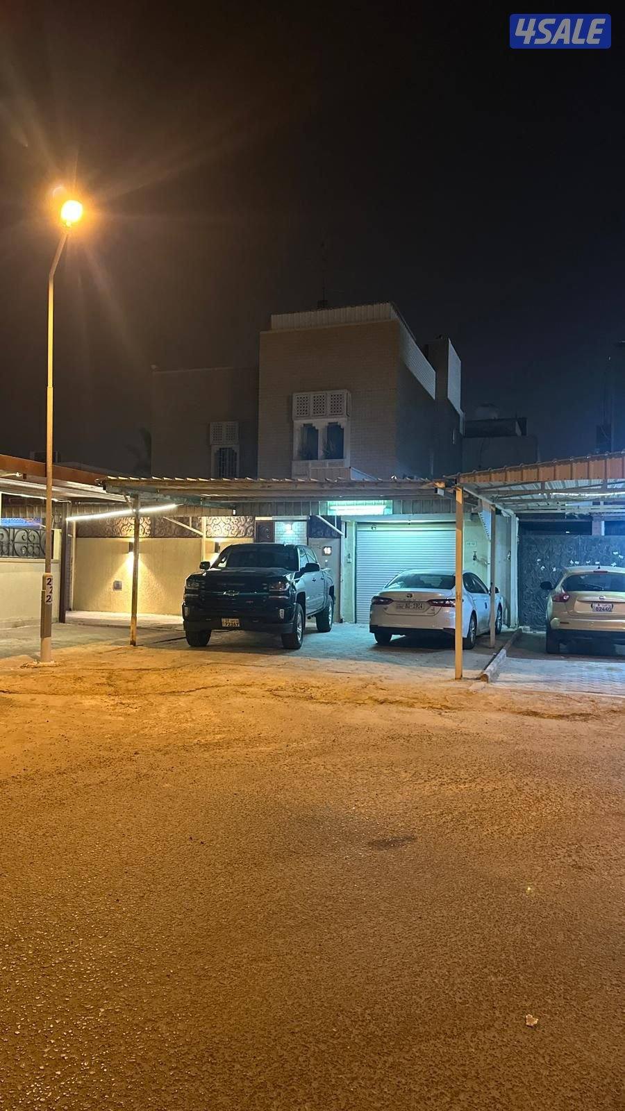 للبيع بيت في القصور قطعه ٥ تتكون دورين0