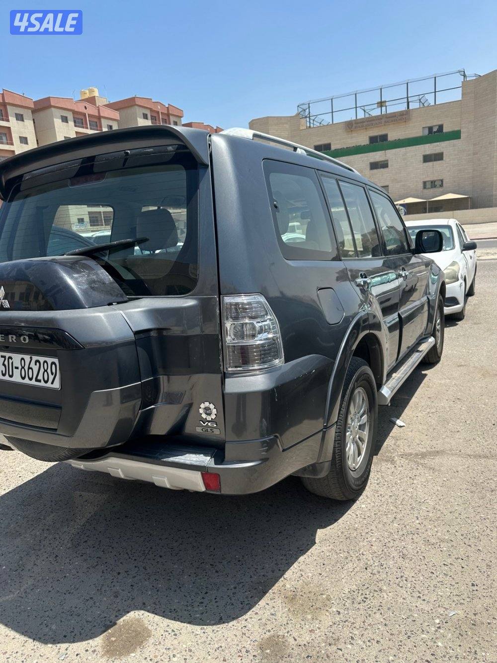 Pajero 2015 Full option without sunroof3
