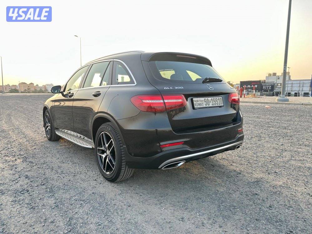 مرسيدس GLC 300 موديل ٢٠١٧ صبغ الوكالة بحالة الوكالة1