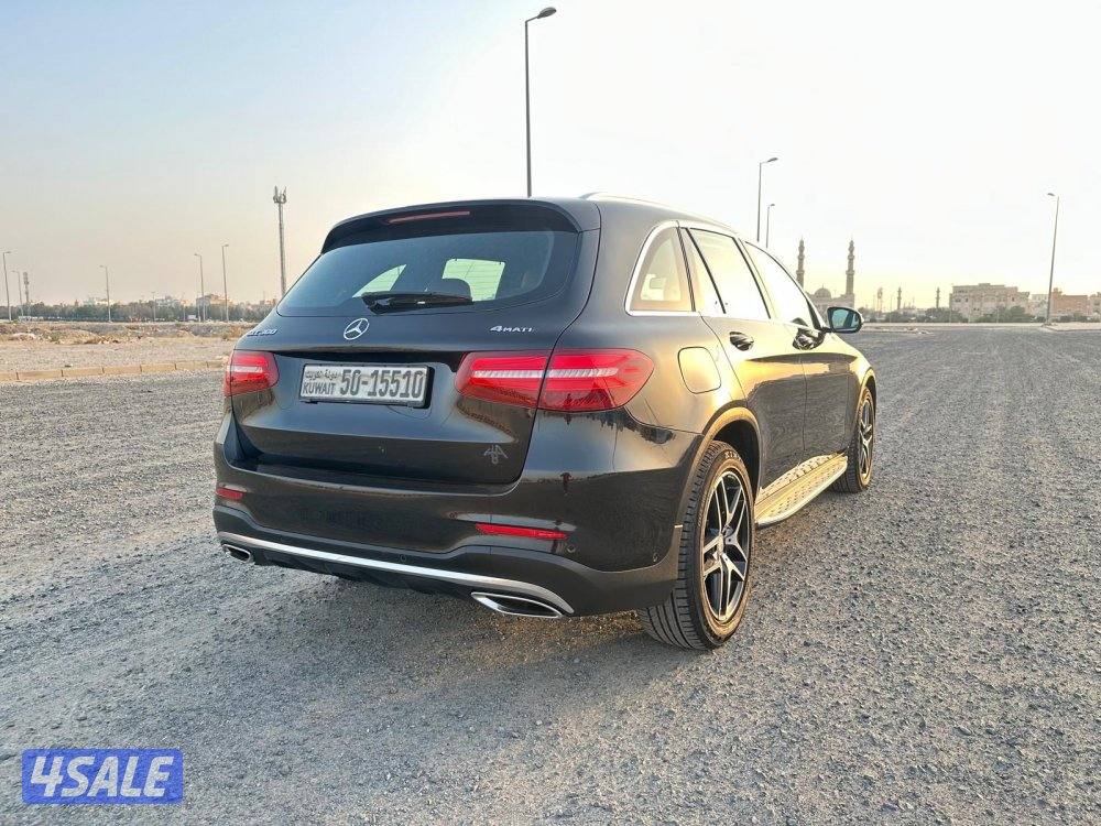 مرسيدس GLC 300 موديل ٢٠١٧ صبغ الوكالة بحالة الوكالة3