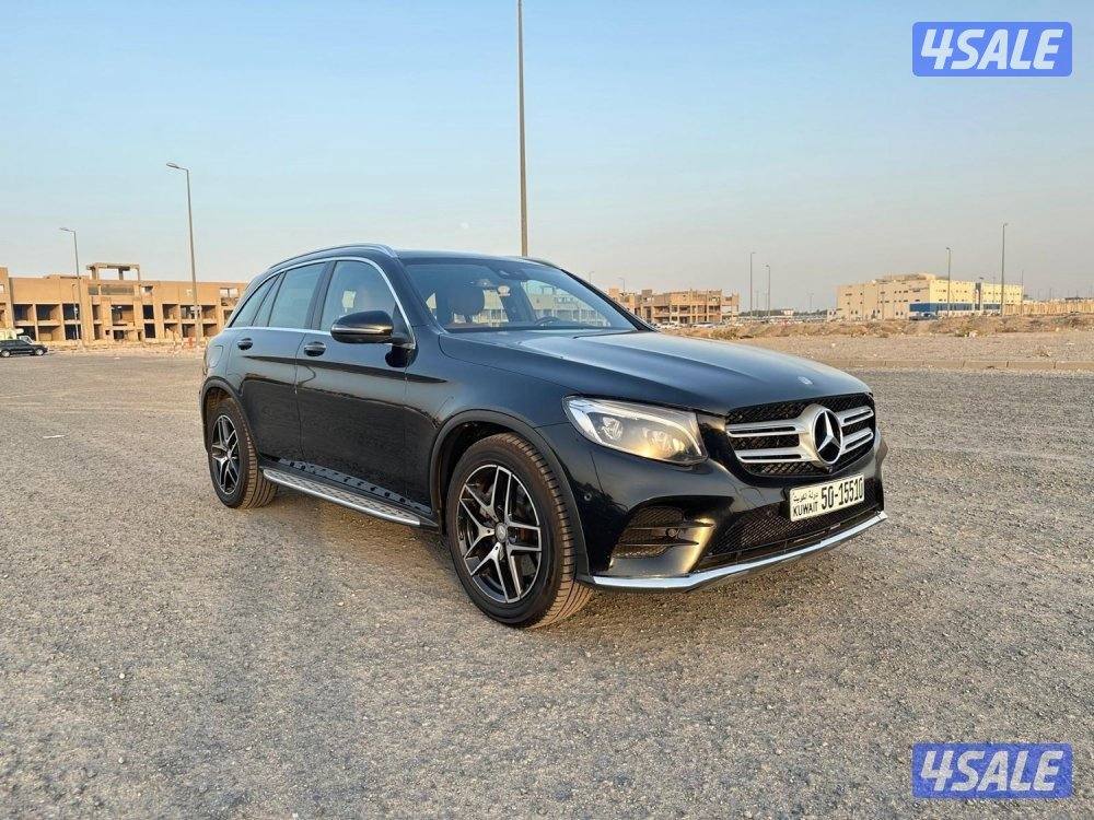 مرسيدس GLC 300 موديل ٢٠١٧ في قمة النظافة صبغ وكالة0