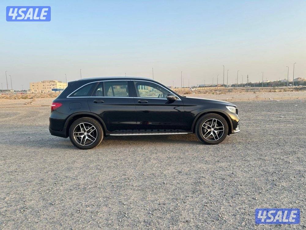 مرسيدس GLC 300 موديل ٢٠١٧ في قمة النظافة صبغ وكالة3