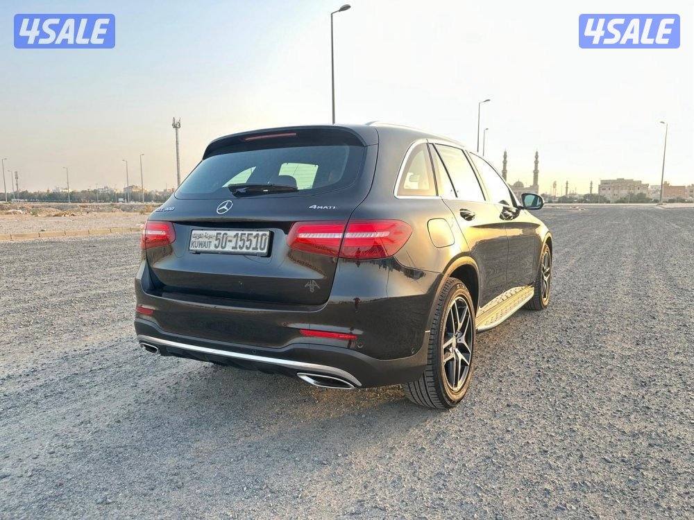 مرسيدس GLC 300 موديل ٢٠١٧ في قمة النظافة صبغ وكالة6