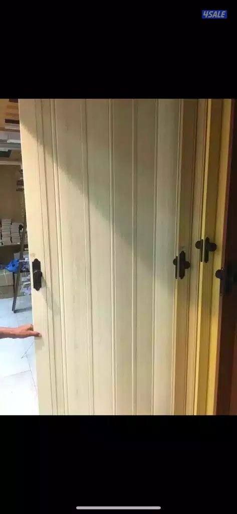 فنى جبسم بورد بارتشن قواطع تقسيم غرفه وصاله حرف ايل باب خشب اكرديون6