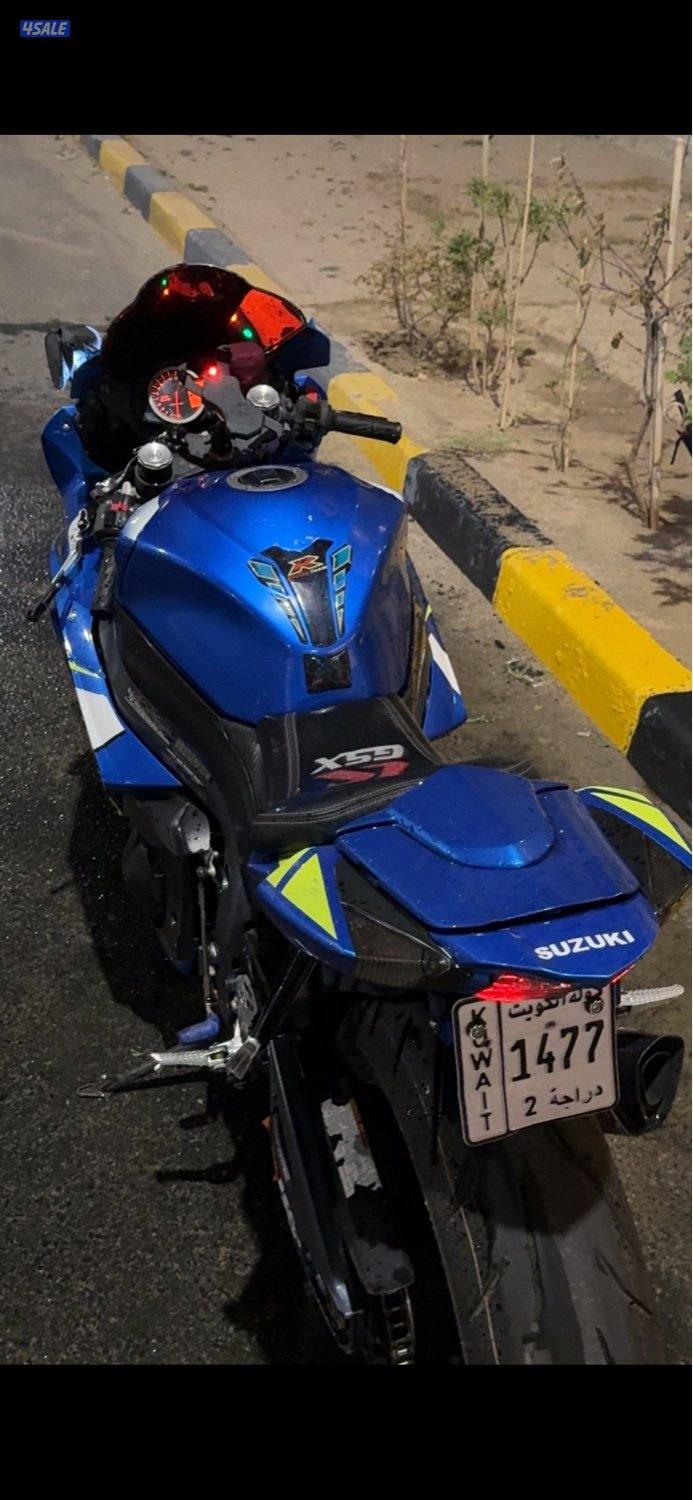 SUZUKI GSX  R 1000CC1