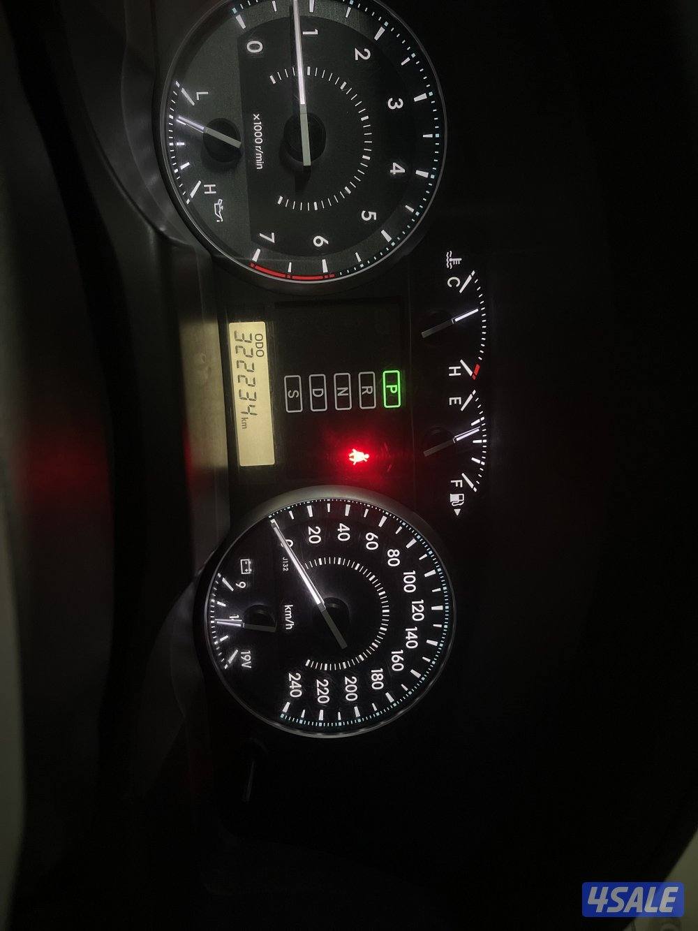 للبيع لاند كروزر GXR / V84