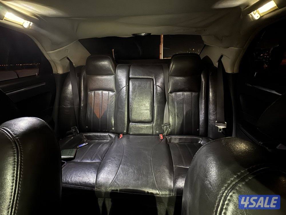 Chrysler C 300 Hemi V8 (GOOD CONDITION ORIGINAL PAINT)6