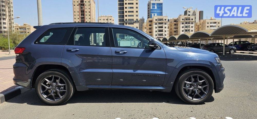 ٢٠٢٠ Jeep Grand Cherokee Limited S low mileage Dr Owned  company maint13