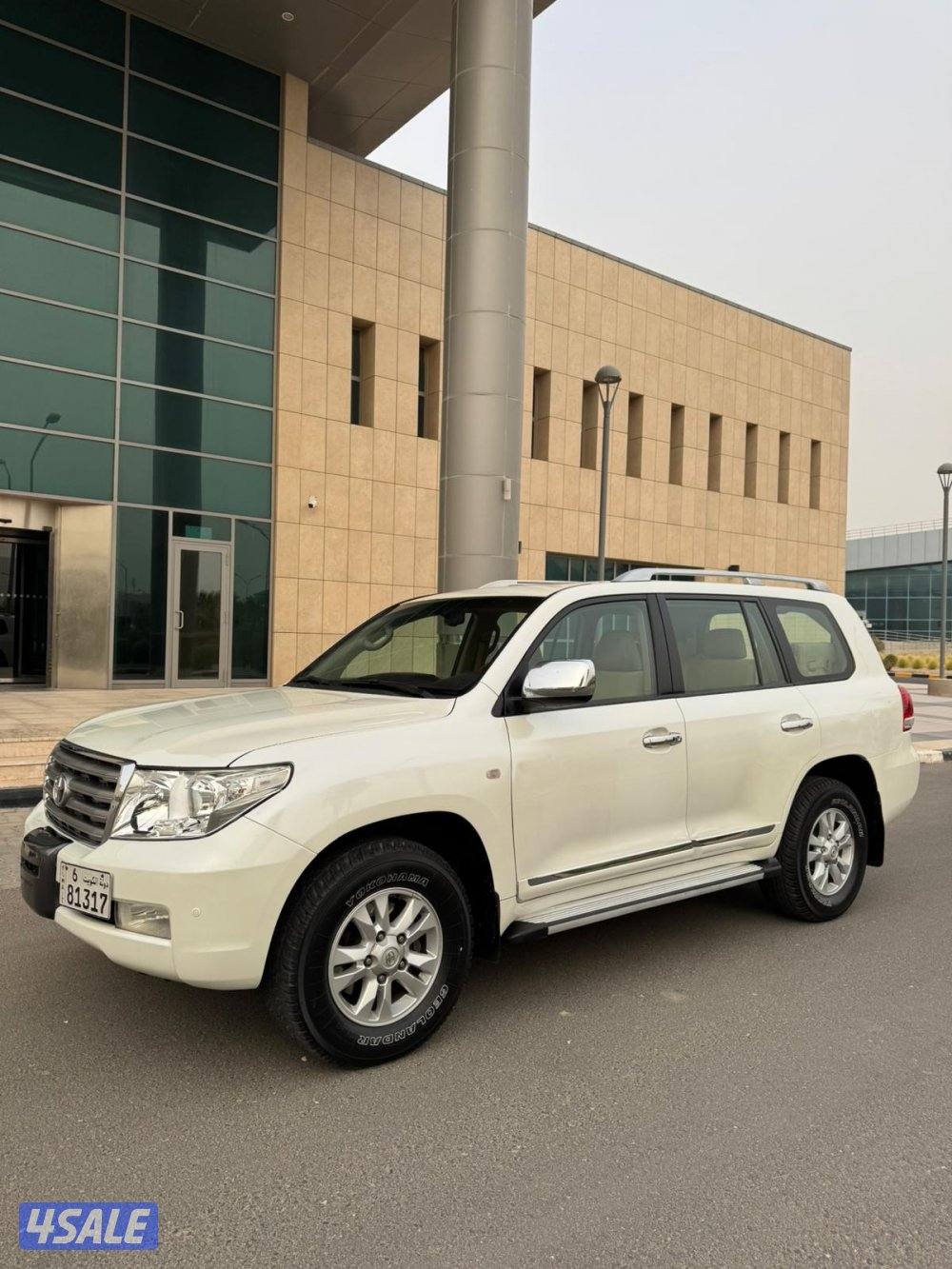 لاندكروزر V8 GXR موديل 20097