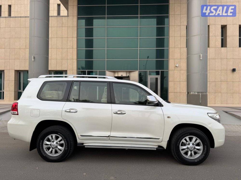 لاندكروزر V8 GXR موديل 20092