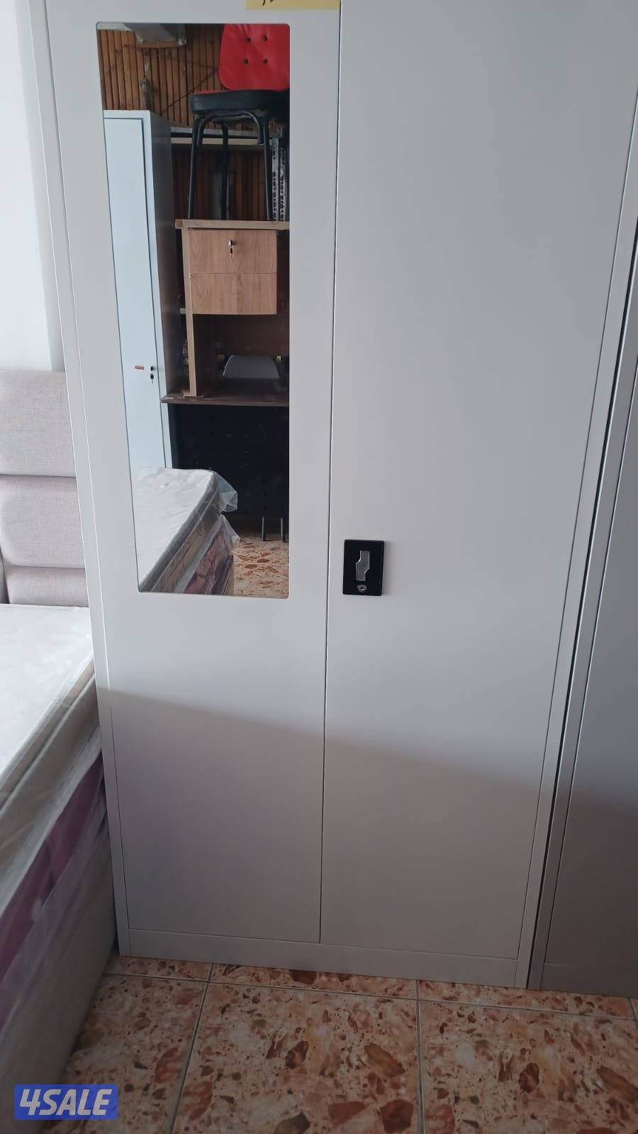 كبتات ٢ باب ارفف وباب علاق جديد للعمالة.6