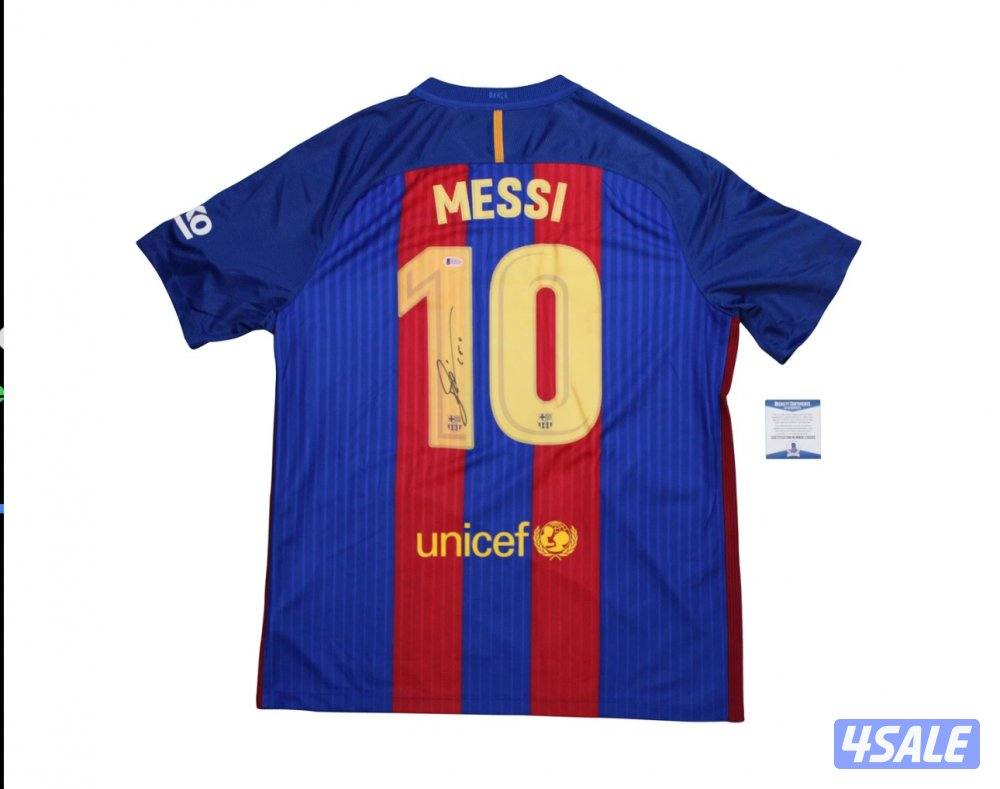 قميص موقع من الاعب ليونيل ميسي0