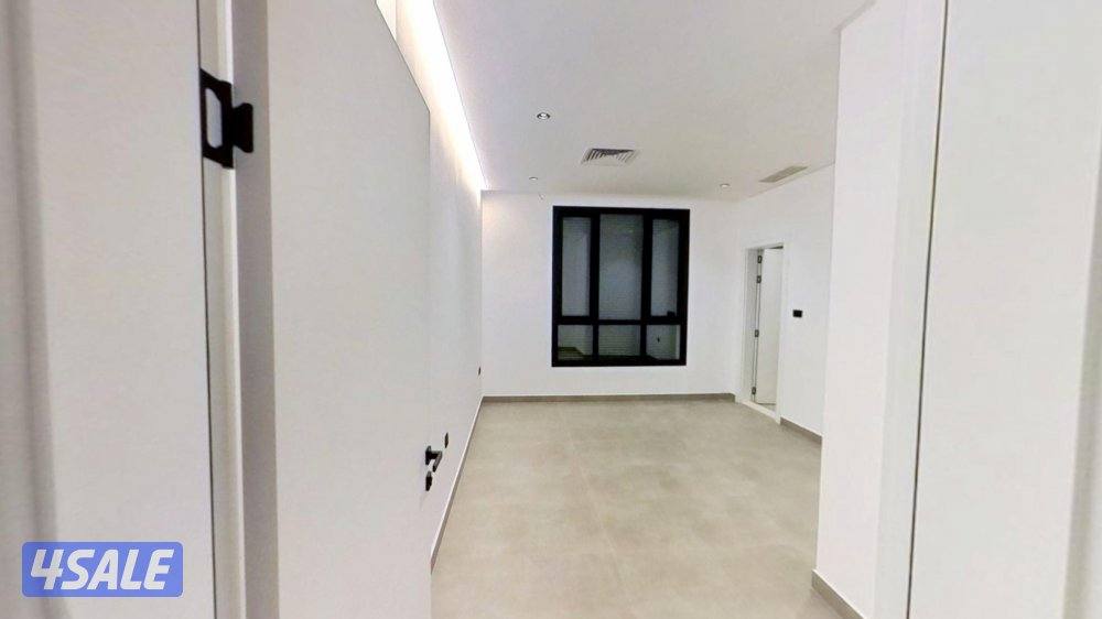 للايجار شقة راقية بالرميثية مساحة ٢٠٠ متر5