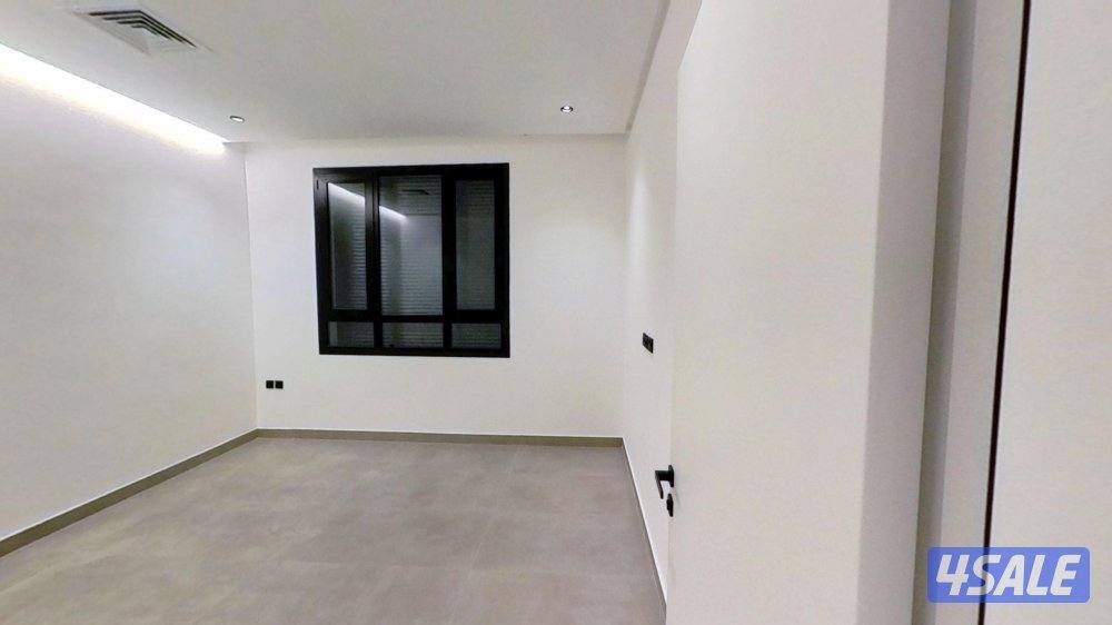 للايجار شقة راقية بالرميثية مساحة ٢٠٠ متر4