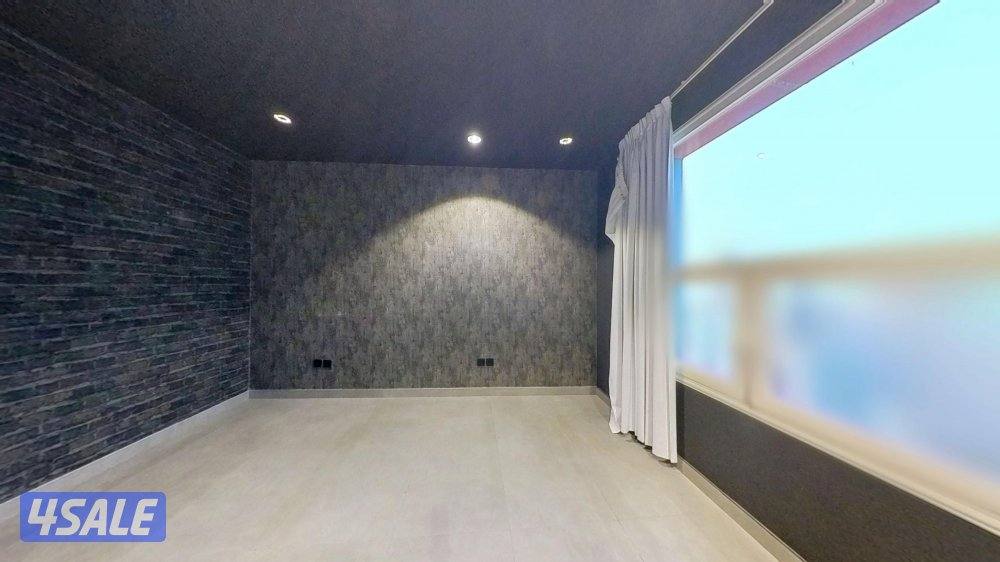 متوفر دور تجاري في برج كتير راقي بموقع متميز بشرق المساحه ١٠٠ م3