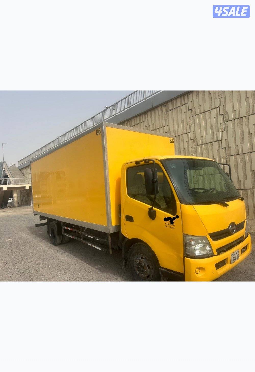 للبيع  هينو مقفل موديل 2016 قير عادي.  ديزل0