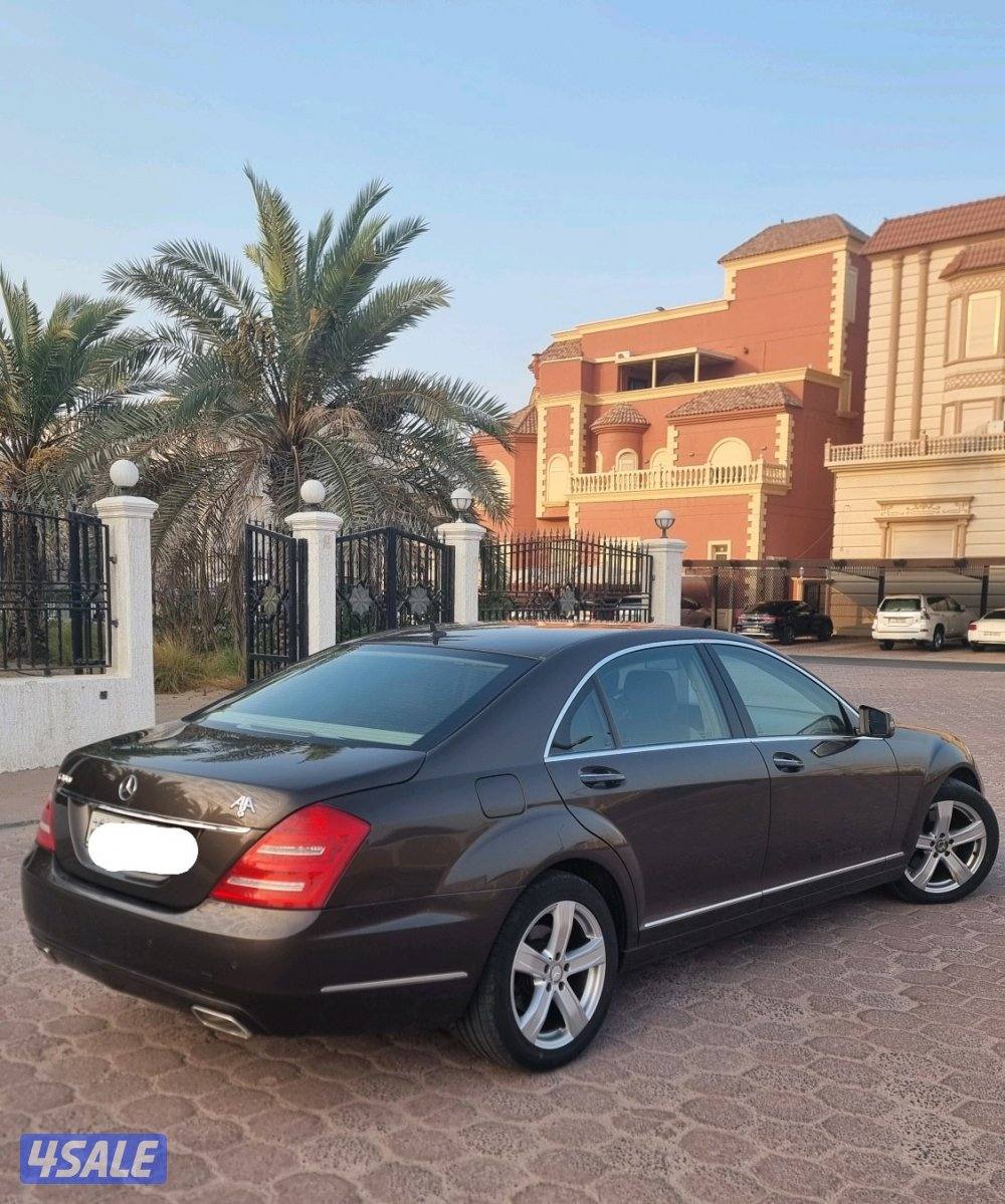 بحالة الوكالة Mercedes S 3001