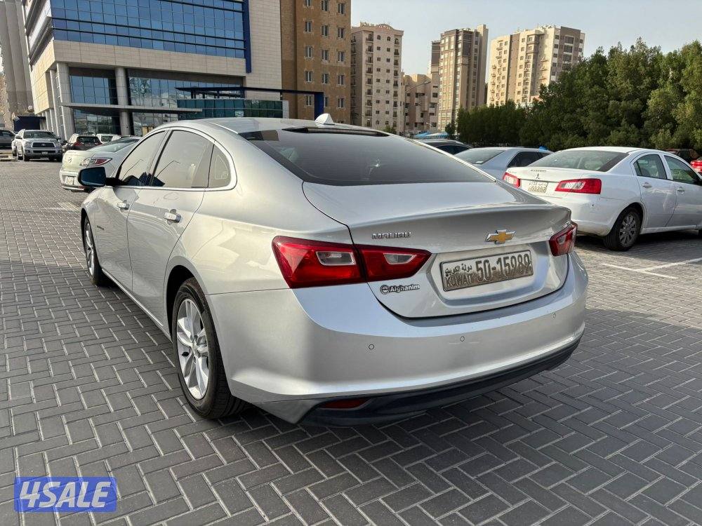 للبيع شفر ماليبو ٢٠١٧ كامل المواصفات لون سلفر بصمة شاشة شرط الفحص1
