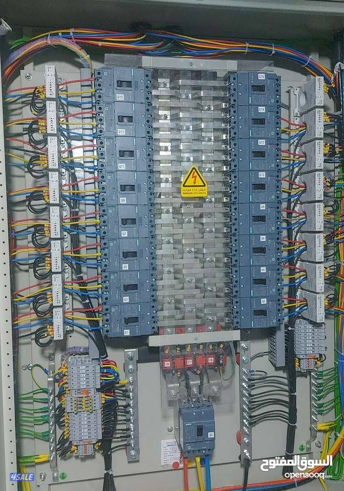 تصليح جميع الأعطال الكهرباء تمديد وتركيب اسبوت لايت و بلاكات وسوتشات و2
