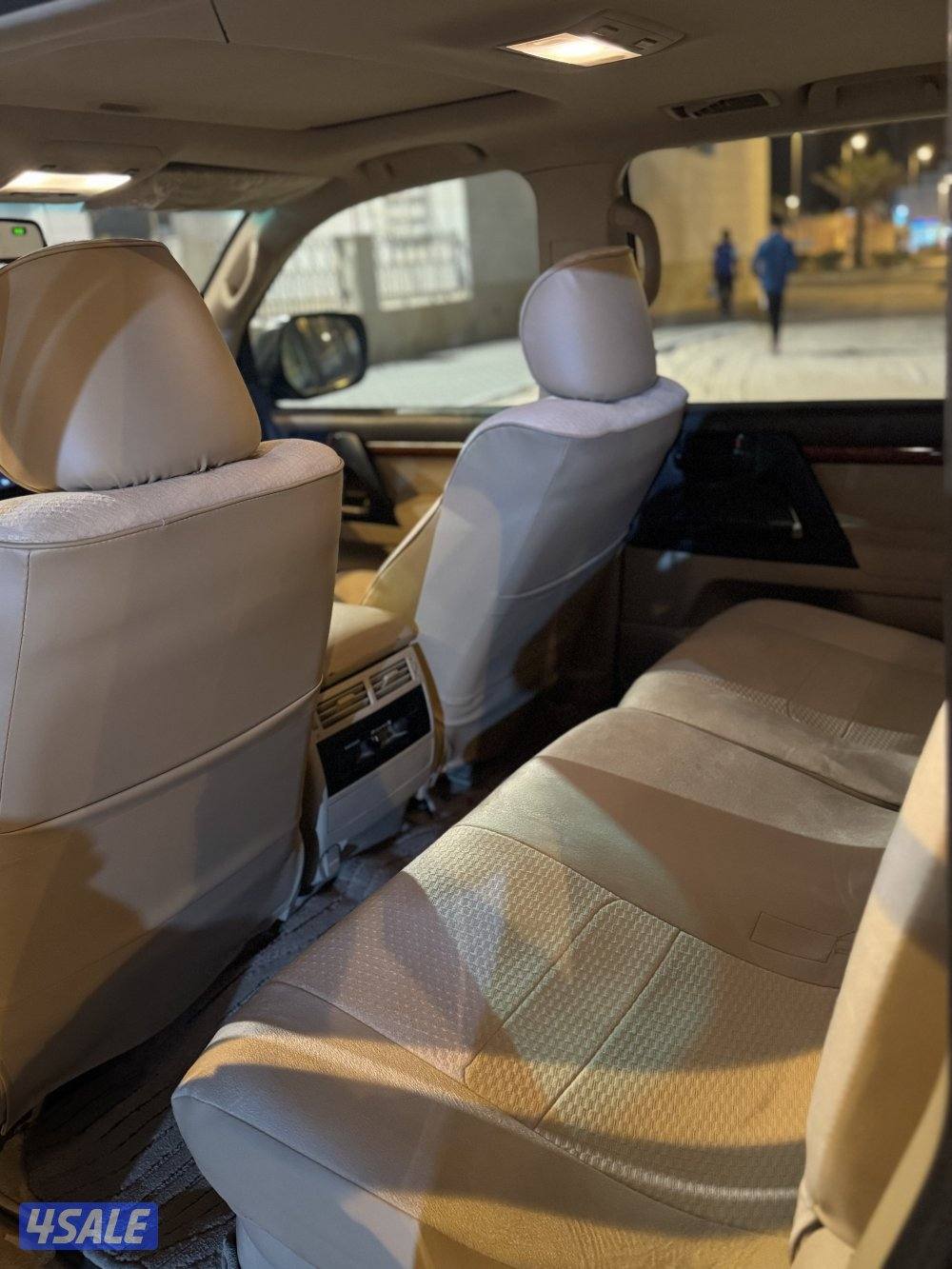 لاندكروزر GXR ٨ سلنر الساير ماشي ٥٥٠ الف كم شرط الفحص قير وشاصي ومكينه3