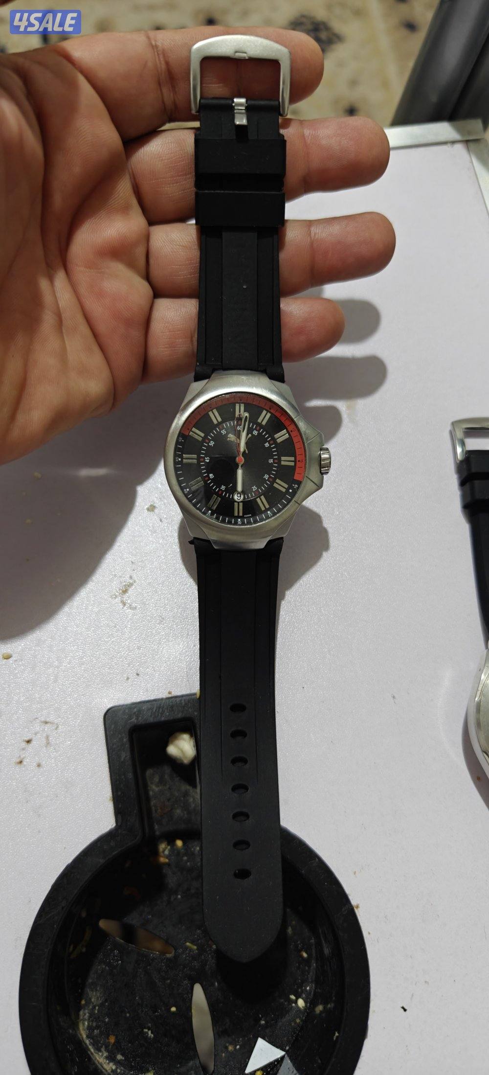 للبيع ساعتين بوما2