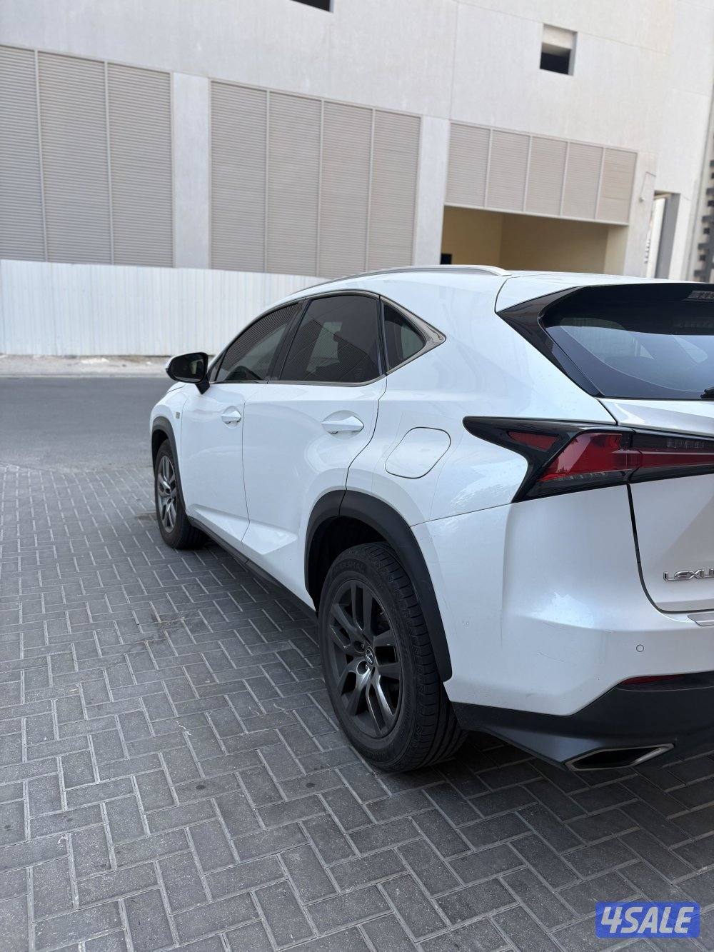 لكزس NX 300 سيرفس وكالة منتظم ملاحظه/فيه خدوش بسيطه1