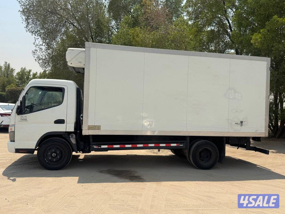 2014 Mitsubishi Half Lorry