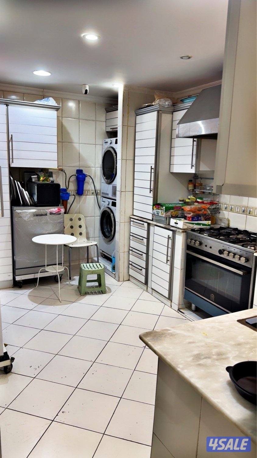 للبيع بيت حكومه 300 متر وثيقه حره شهادة اوصاف جاهزه البيت جاهز للتحويل8