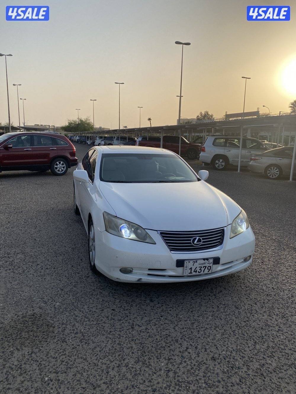 للبيع لكزس موديل ٢٠٠٩ es350 للي يدور النظيف4
