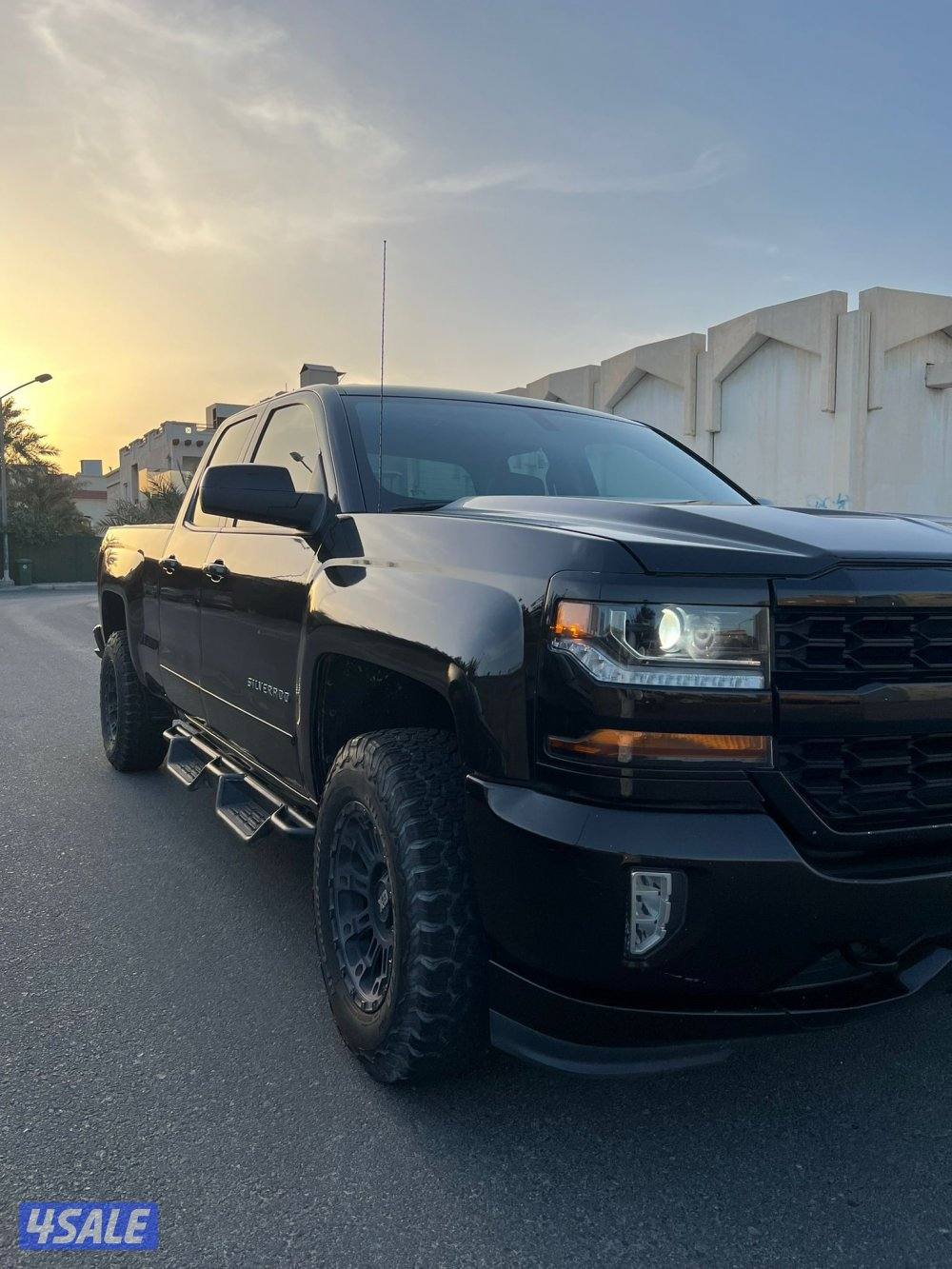 للبيع وانيت سلفرادو قماره و نص وكالة الكويت2