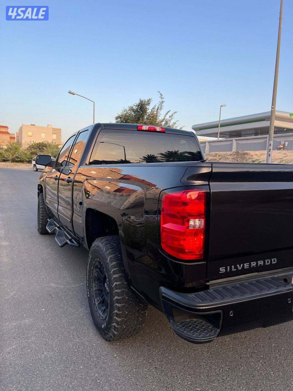 للبيع وانيت سلفرادو قماره و نص وكالة الكويت5