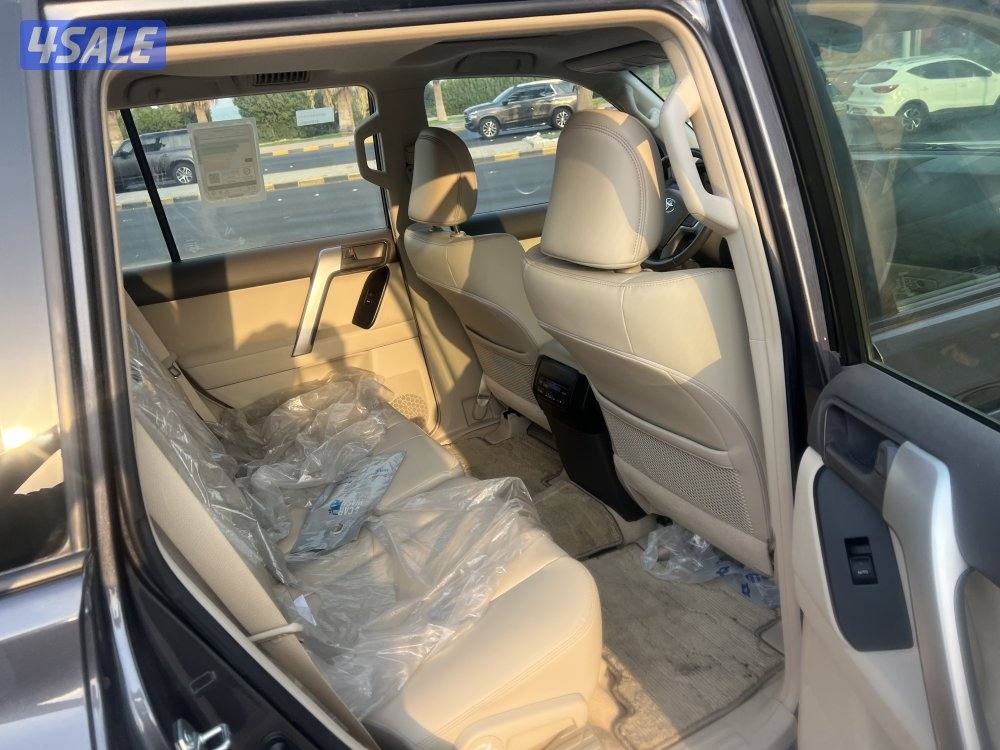 برادو TXL رمادي 2022ماشي 51 الف صبغ وكاله فتحه فل5