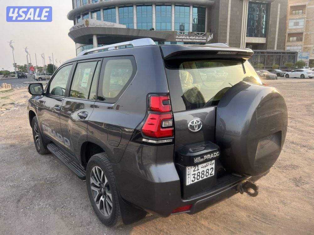 برادو TXL رمادي 2022ماشي 51 الف صبغ وكاله فتحه فل10