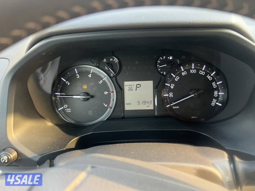 برادو TXL رمادي 2022ماشي 51 الف صبغ وكاله فتحه فل12