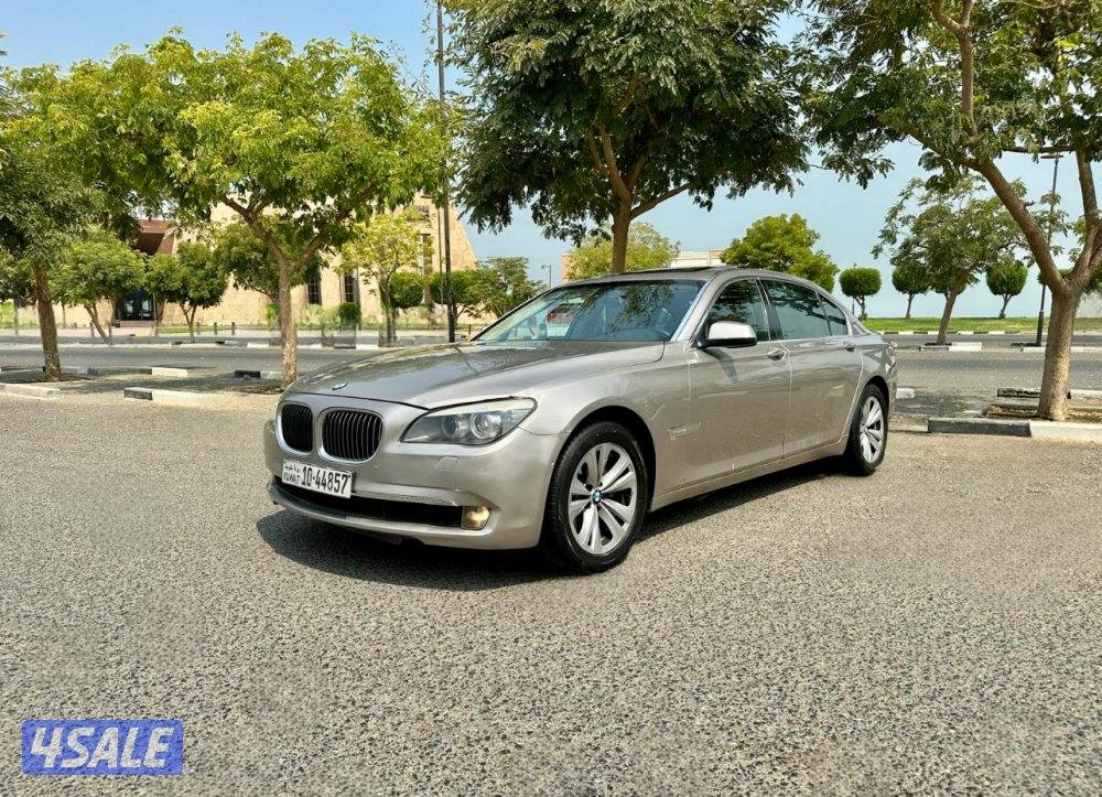 ـ الموديل:2011- -العداد:233 - BMW Li7302