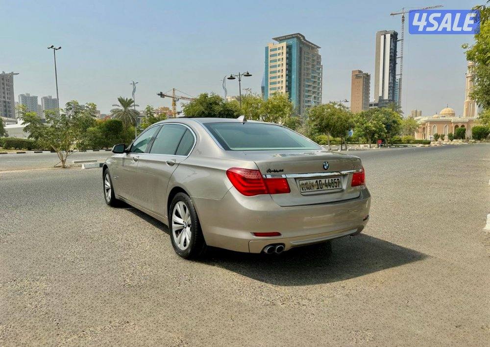 ـ الموديل:2011- -العداد:233 - BMW Li7304