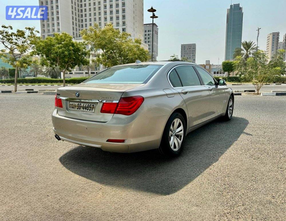 ـ الموديل:2011- -العداد:233 - BMW Li7306